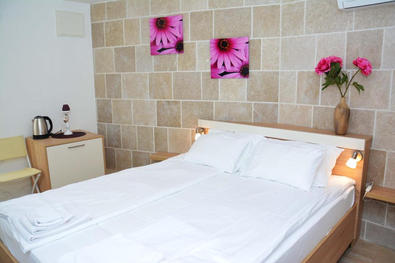 Apartments Harmonia Tivat Habitación foto