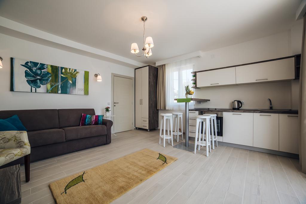 Apartments Harmonia Tivat Exterior foto